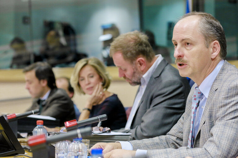 Photo 9: Exchange of views with EP Secretary General