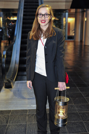 Φωτογραφία 26: Ep President at the ceremony of the handover of the Flame of Peace of Bethlehem to the European Parliament