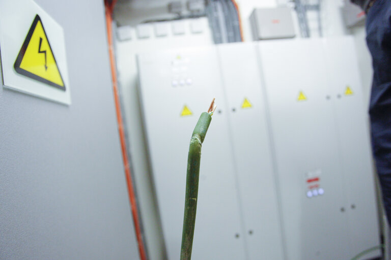 Fotografi 3: Installation of electric system inside European Parliament Headquarters in Brussels