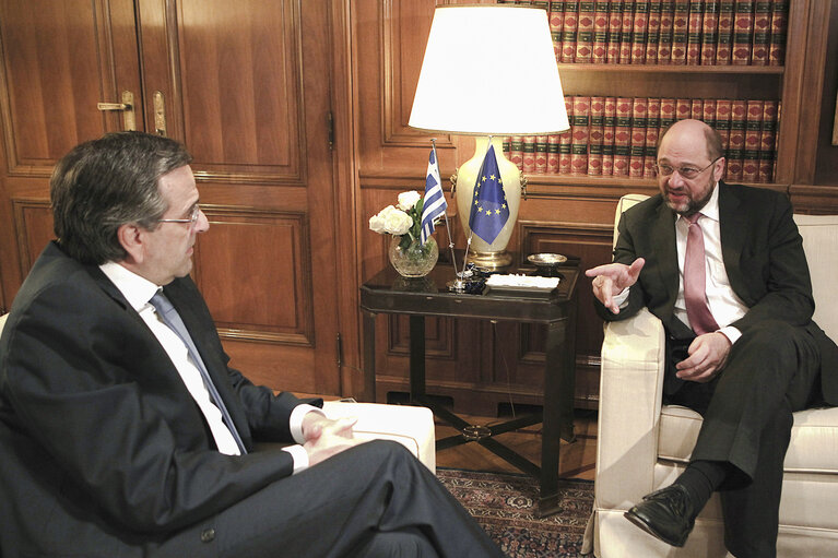 Fotografia 13: President Martin Schulz during a meeting with Greek Prime Minister Antoni Samaras at Maximou, in Athens,Greece on November 26 2013.