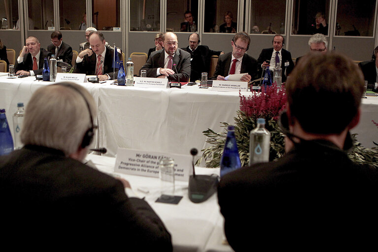 Fotografia 9: President Martin Schulz during a meeting of the Conference of Presidents, the Hilton Hotel, in Athens,Greece on November 26 2013.