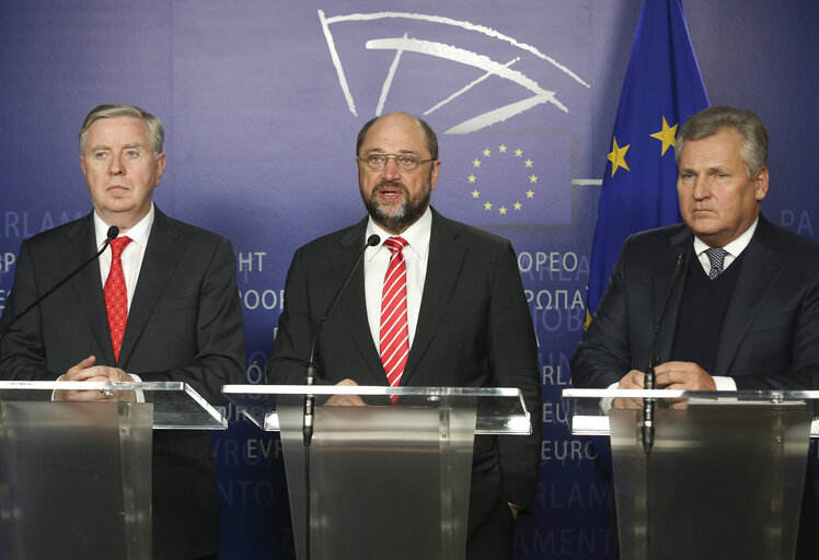 Φωτογραφία 10: Martin SCHULZ - EP President meets with former EP President Cox and former Polish President  Kwasniewski followed by press point