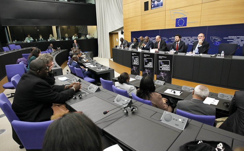 Valokuva 1: Press conference of the President of Mali during his visit to the EP in Strasbourg.