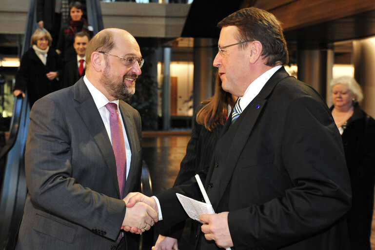 Φωτογραφία 25: Ep President at the ceremony of the handover of the Flame of Peace of Bethlehem to the European Parliament