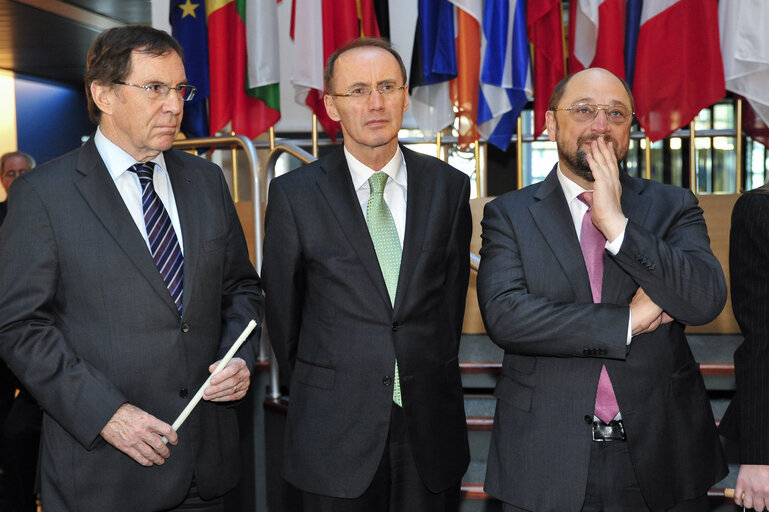 Φωτογραφία 18: Ep President at the ceremony of the handover of the Flame of Peace of Bethlehem to the European Parliament