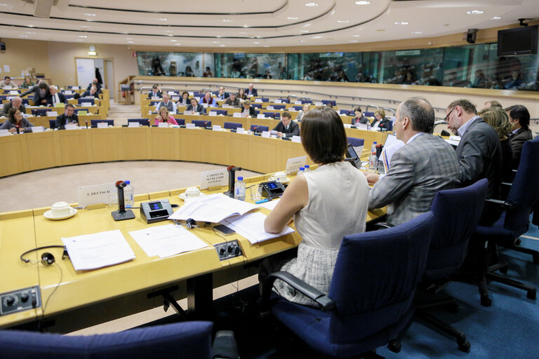 Photo 12: Exchange of views with EP Secretary General