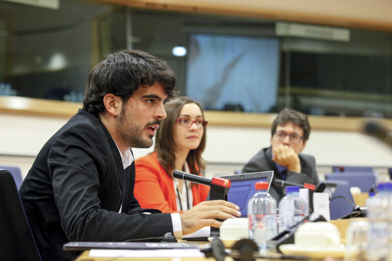 Fotografie 7: Workshop for journalists : The European Parliament's inquiry on electronic mass surveillance of EU citizens -Round table with journalists who had access to Snowden's documents