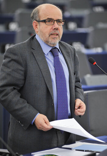 Fotografi 17: Plenary session week 50 2013 - Constitutional problems of a multitier governance