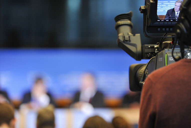 Foto 7: Press conference : EU-US cooperation to restore trust following allegations of NSA's mass surveillance of EU citizens.