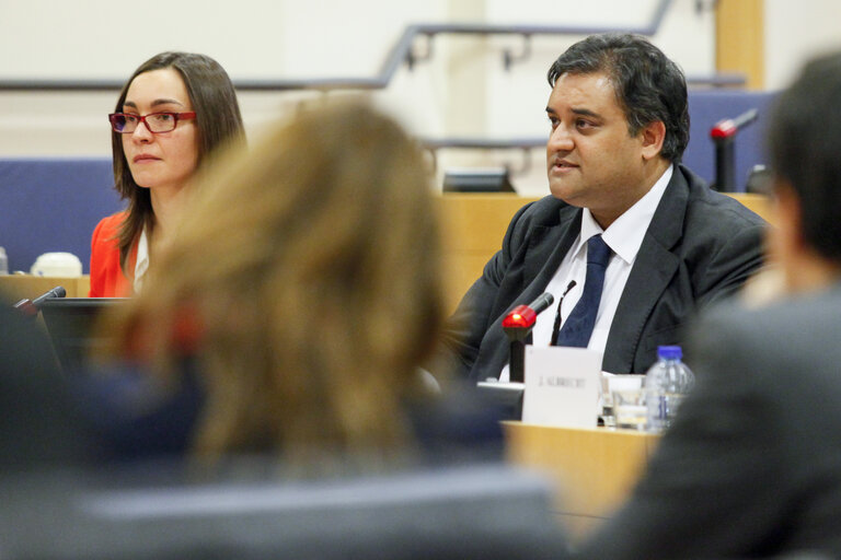 Fotografie 10: Workshop for journalists : The European Parliament's inquiry on electronic mass surveillance of EU citizens -Round table with MEPs of the Civil Liberties and Foreign Affairs Committees