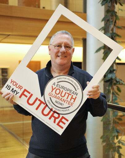 Billede 3: A European Youth Guarantee now. your future is my future campaign