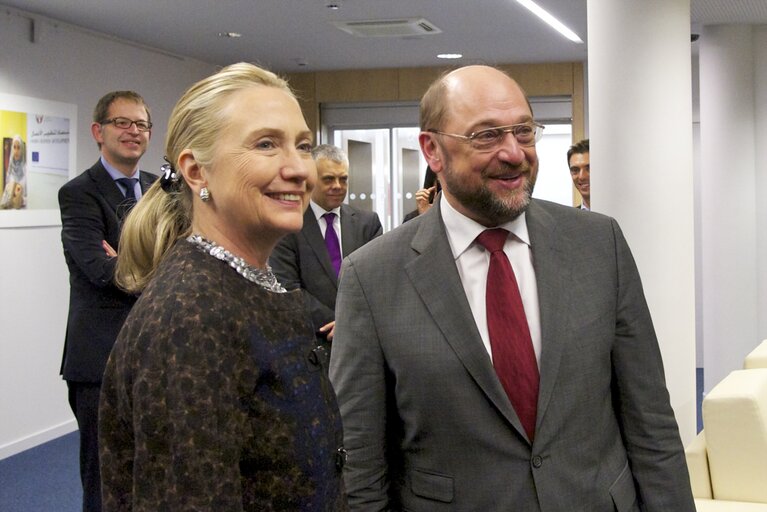 Martin SCHULZ - EP President meets with Hillary CLINTON, US Secretary of State during EU-US Energy Council Meeting