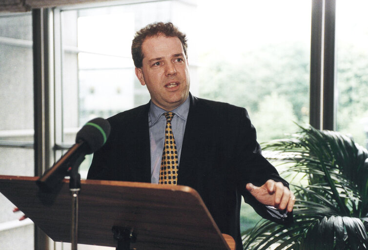 Photo 33: TANNOCK Charles in plenary session in Brussels