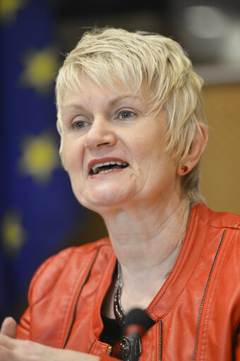 Photo 13: Tackling child poverty and promoting children's health and and wellbeing in the EU