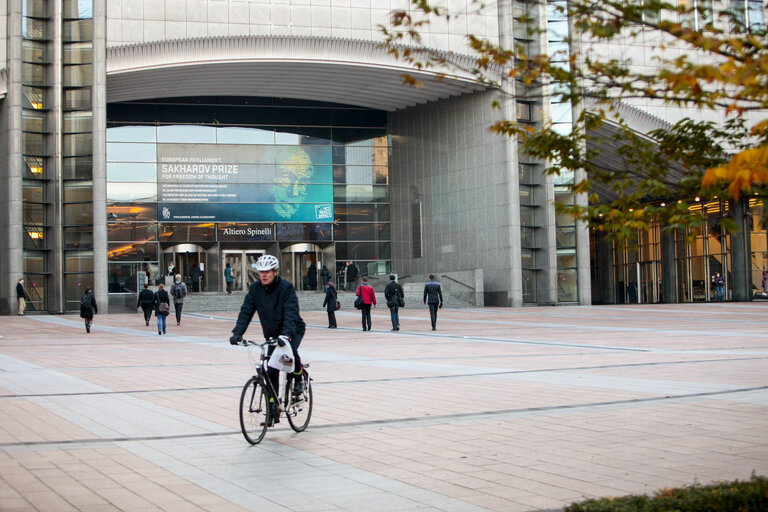 Zdjęcie 7: Sakharov Prize banner at the entrance of the European Parliament