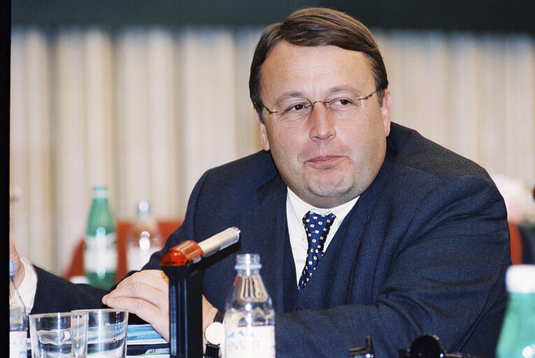 Zdjęcie 11: The MEP Paul RUBIG during a meeting in Strasbourg in October 1999.