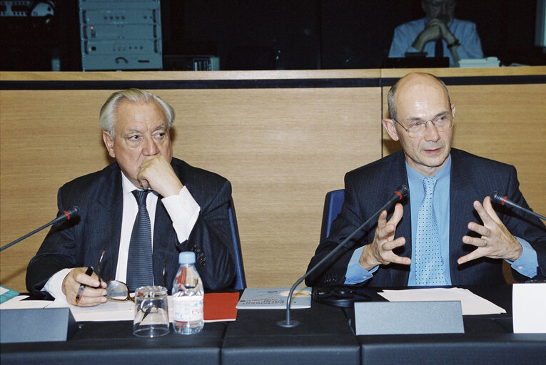 Fotografia 3: Christian PONCELET, the President of the French Senate in Strasbourg in October 1999.