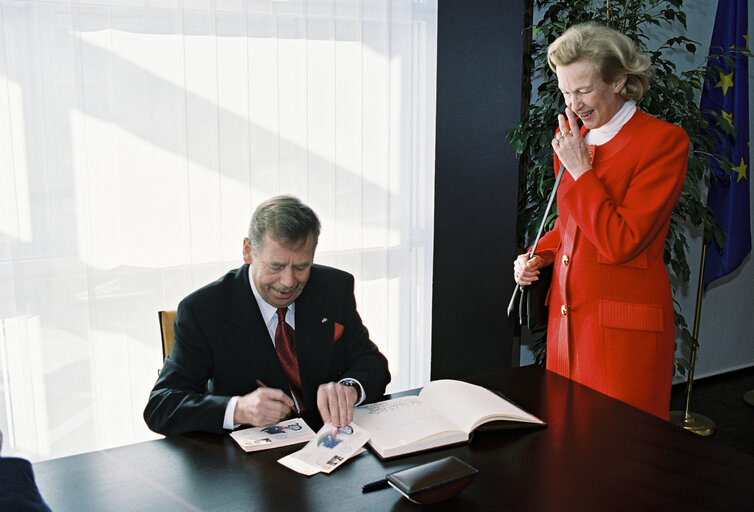 Foto 10: Visit of Vaclav HAVEL, President of the Czech Republic