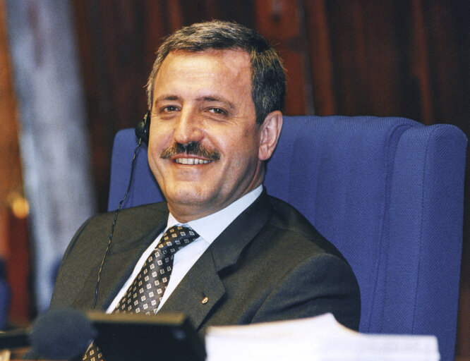 Photo 2 : PODESTA Guido in the hemicycle of the European Parliament in Strasbourg in February 1997