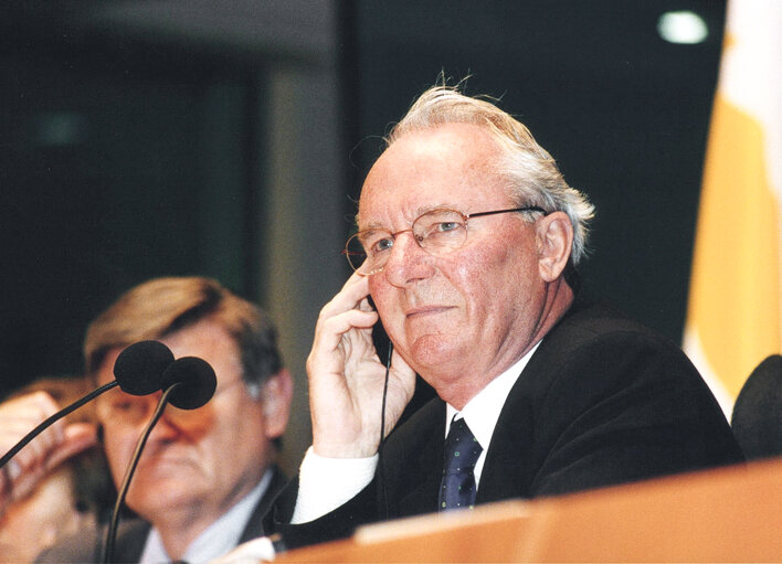 Photo 27: PROVAN James L.C in plenary session in Brussels