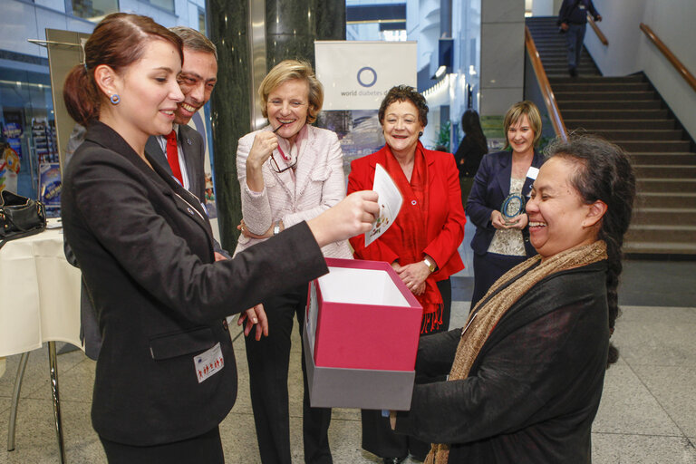 Valokuva 3: Award ceremony of the 2013 IDF Europe Prizes in Diabetes