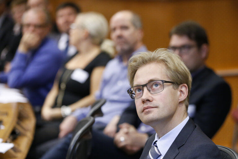 Fotografia 9: Seminar :  Julkisten hankintojen uudistaminen ja sen vaikutukset suomessa