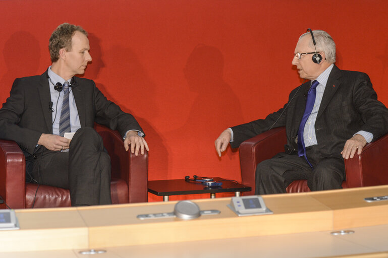 Fotografie 16: Debate with EP President, former president of the European commission and former German Chancellor in the framework of the European book prize event.