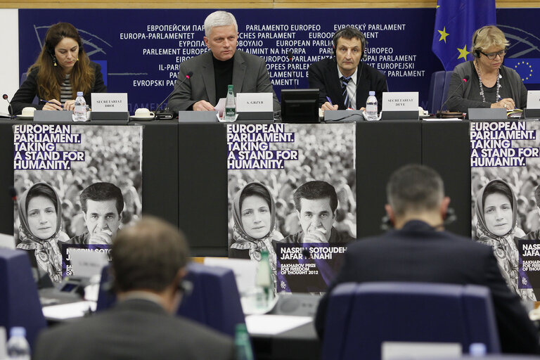 Fotografia 7: Joint meeting of the committee on foreign affairs, the committee on development and subcommittee on human rights, in association with the delegation for relations with Iran.  Exchange of views with the representatives of 2012 Sakharov prize laureates