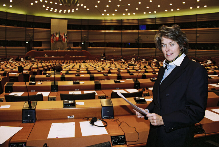 Foto 5: Portrait of MEP Anne Caroline B. McINTOSH in the hemicycle in Brussels