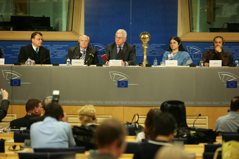 Valokuva 15: Visit of former President of the Soviet Union Mikhail Gorbatchev to the European Parliament in Brussels