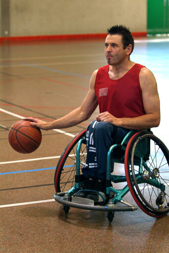 Foto 16: Sports for wheelchair users.