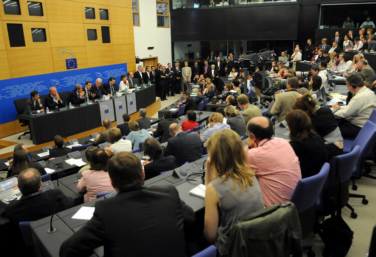 Press conference following the visit of the President of France to the EP.