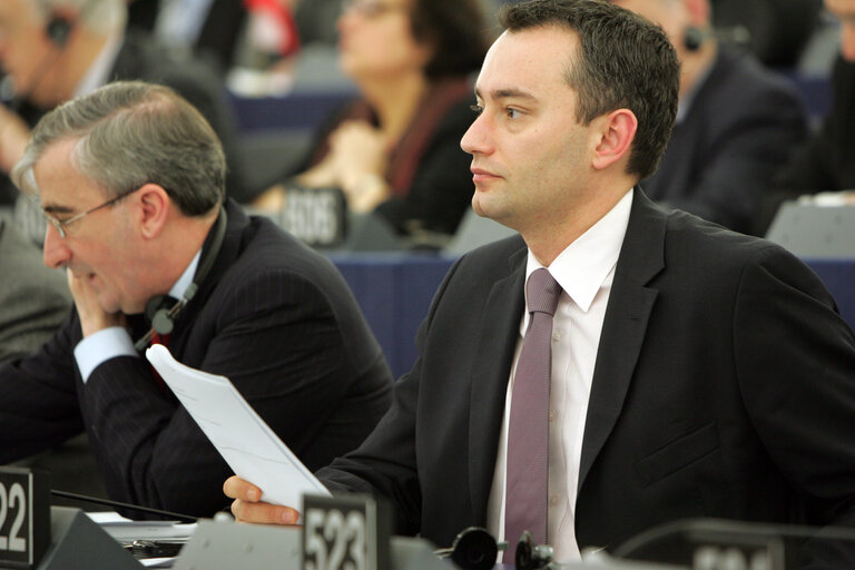 Foto 1: MEP Nickolay MLADENOV attends a plenary session in Strasbourg