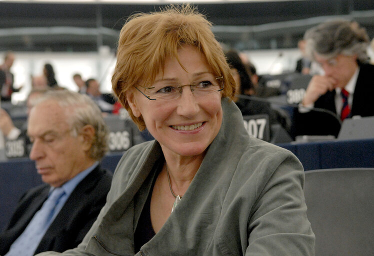 Fotografija 2: Christa PRETS MEP in plenary session in Strasbourg.