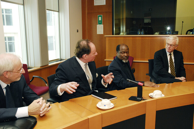 Zdjęcie 14: EP President meets with the former President of Mozambique, and with the former President of the Czech Republic