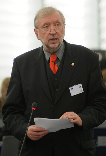 Foto 6: Dimitrij RUPEL MEP in plenary session in Strasbourg.