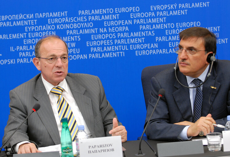 Foto 5: Press conference on the Internal market for natural gas.