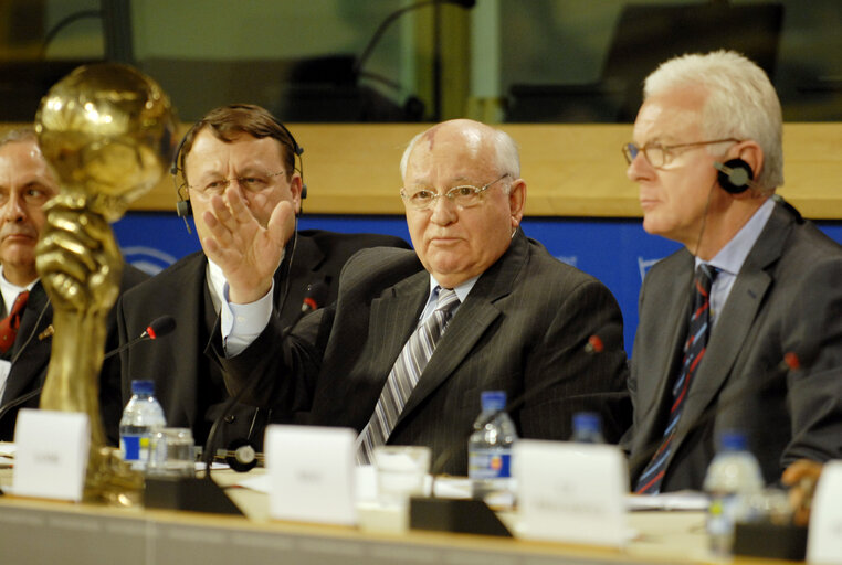 Valokuva 14: Visit of former President of the Soviet Union Mikhail Gorbatchev to the European Parliament in Brussels