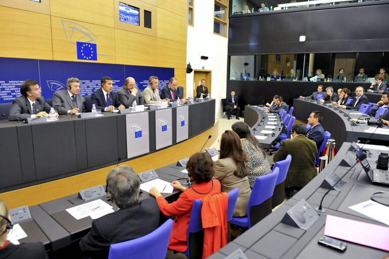 Foto 10: EP President holds a joint press conference with the President of Peru