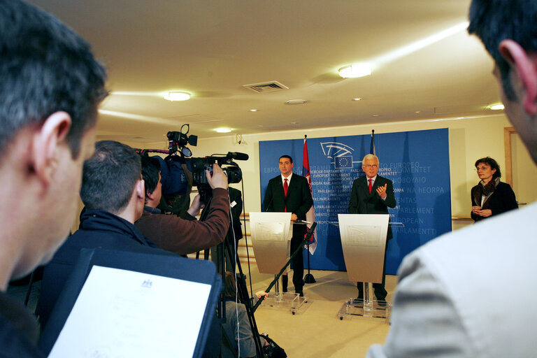 Photo 3 : Press conference following the EP President's meeting with the acting Speaker of the Serbian Parliament.