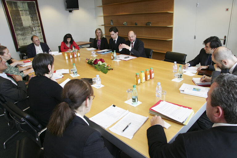 Fotogrāfija 10: EP President meets with MEPs on asylum package