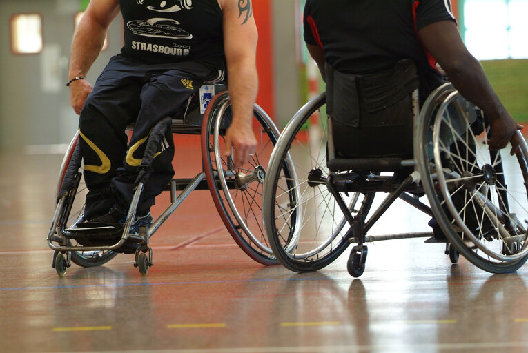 Fotogrāfija 18: Sports for wheelchair users.