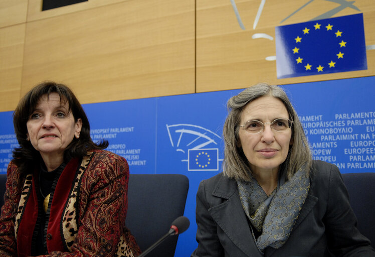 Fotografia 5: Press conference on the situation of women in prison.