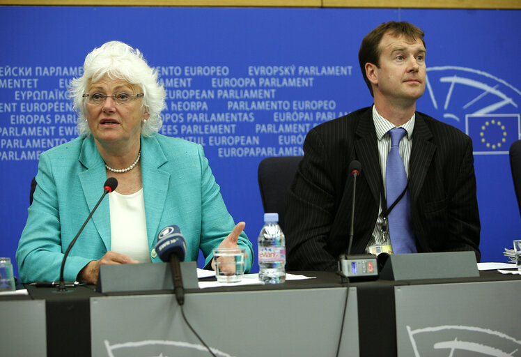 Fotó 4: Press conference in Strasbourg : Health check of the Common Agricultural Policy - by Commissioner Mariann FISCHER BOEL