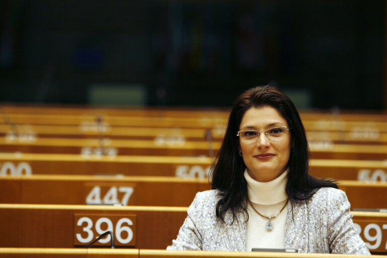 Foto 3: MEP Ramona Nicole MANESCU at the EP in BRussels.