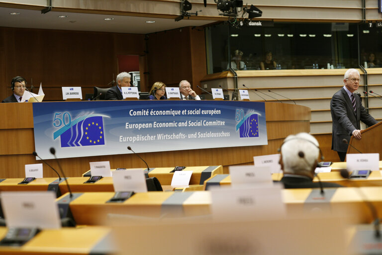 Foto 6: Formal sitting of the European Economic and Social Committee (EESC) for its 50th anniversary in presence of EP President and EC President