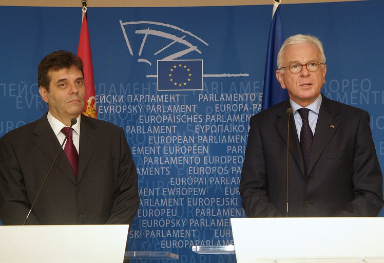 Foto 6: Press conference following  the EP President's meeting with the Prime Minister of Serbia.