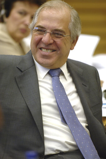 Fotografija 8: Portrait of MEP Jose Albino SILVA PENEDA in Brussels