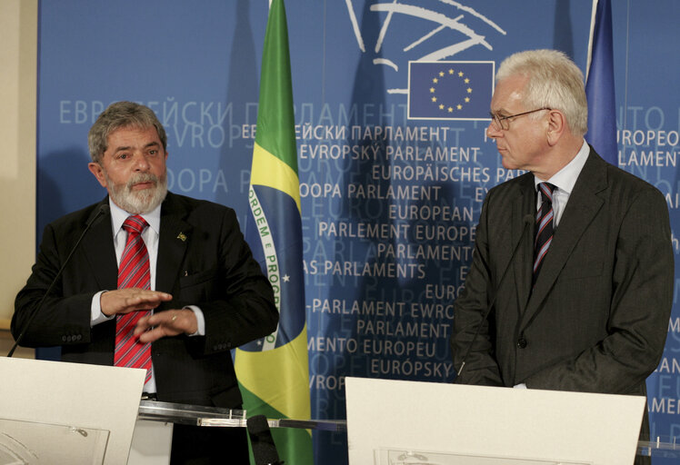 Photo 11: Press conference following the EP President's meeting with the President of Brazil.