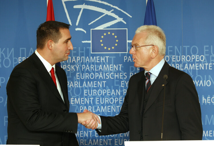 Foto 1: EP President meets with Oliver DULIC, Speaker of the Serbian Parliament, in Brussels